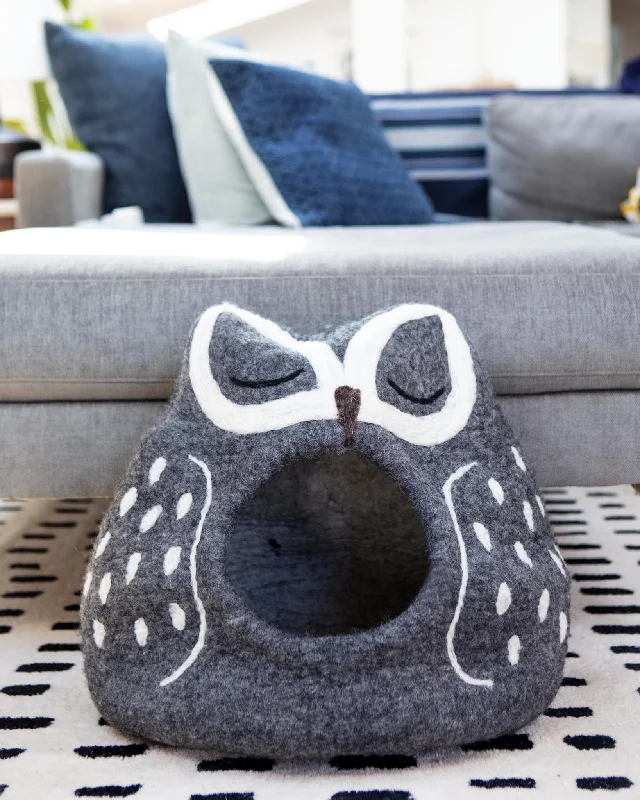 Grey Owl Wool Pet Cave