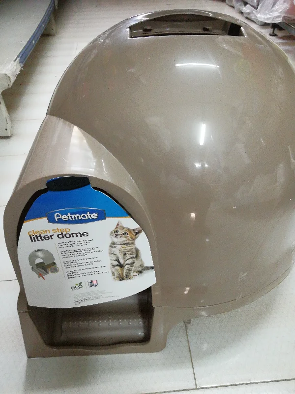 Petmate Clean Step Litter Dome.  LITTER BOX 50020