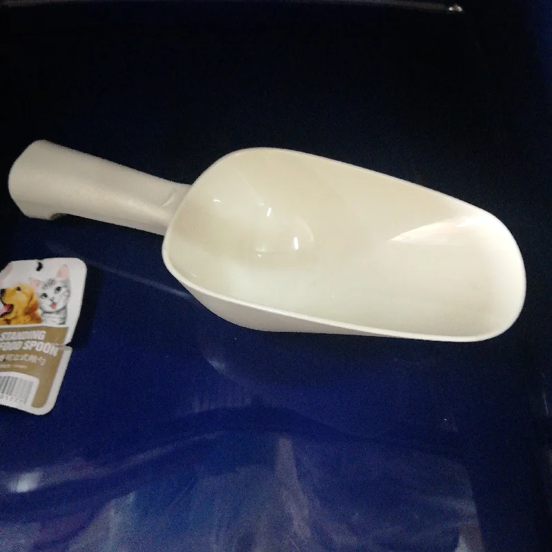 Standing pet food spoon